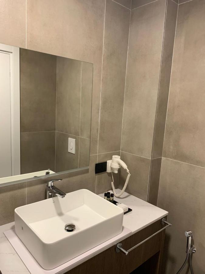 Black Diamond Hotel Dhërmi Eksteriør billede