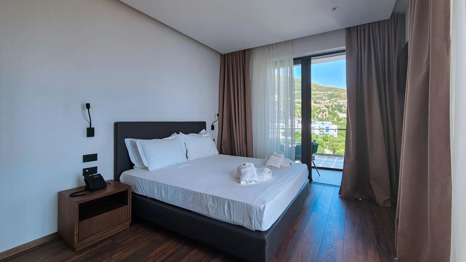 Black Diamond Hotel Dhërmi Eksteriør billede
